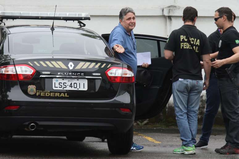 Garotinho foi preso no apartamento onde mora, no Flamengo, na Zona Sul do Rio de Janeiro. Segundo um agente da Polícia Federal, a prisão tem relação com a delação do Ricardo Saud, da JBS.