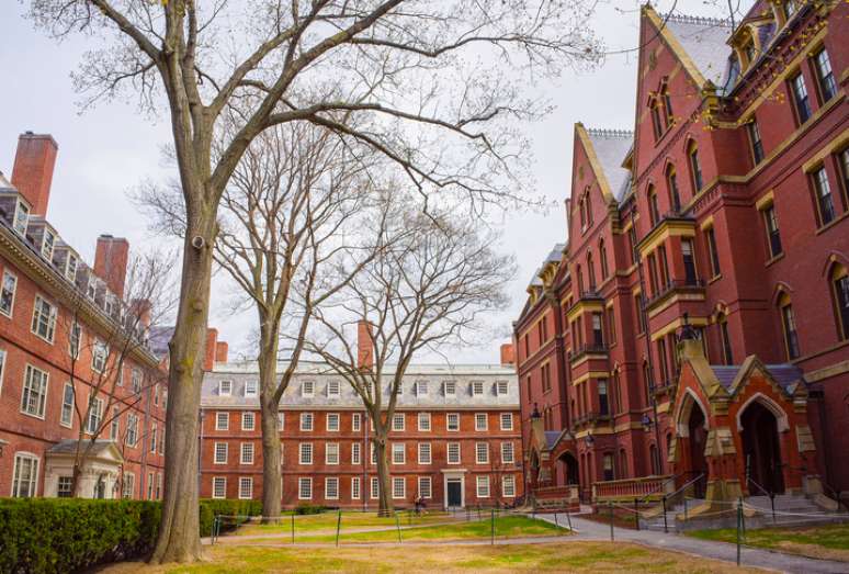 Harvard é investigada por discriminar asiáticos