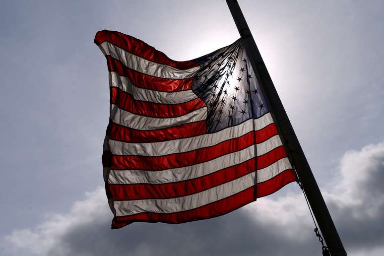 Bandeira dos Estados Unidos é vista no Texas 07/11/2017 REUTERS/Jonathan Bachman