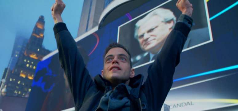 O ator Rami Malek em cena de Mr. Robot