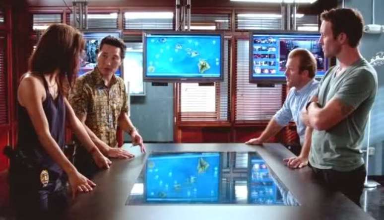 A mesa que é o centro nervoso da tropa de elite de Hawaii 5-0