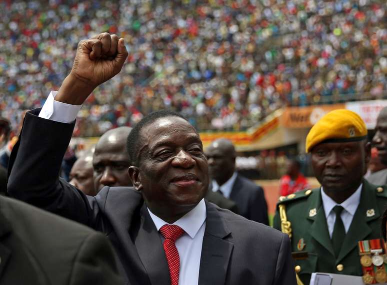 Mnangagwa toma posse como novo presidente do Zimbábue