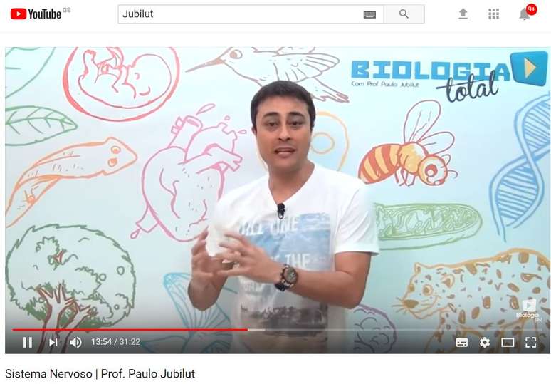 O ex-professor de cursinhos Paulo Jubilut ensinando no YouTube | imagem: YouTube - reprodução