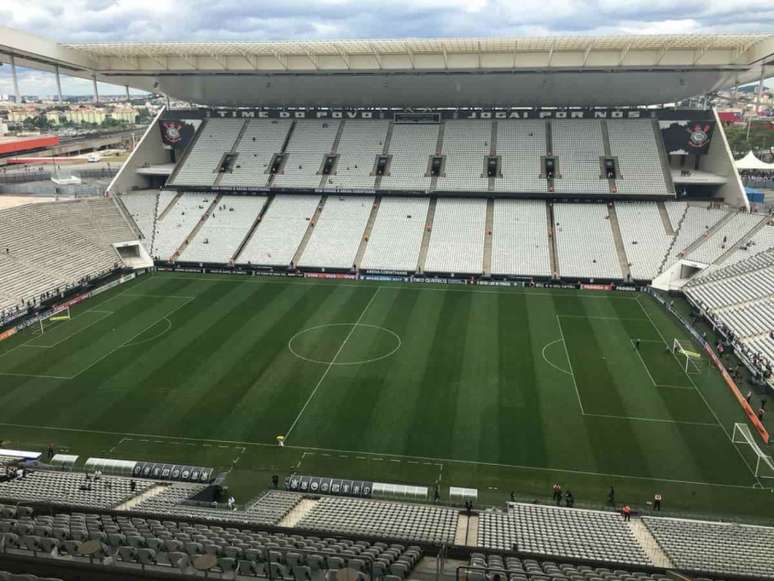 Arena Corinthians antes do jogo deste domingo: grama estará à venda (FOTO: Márcio Porto)