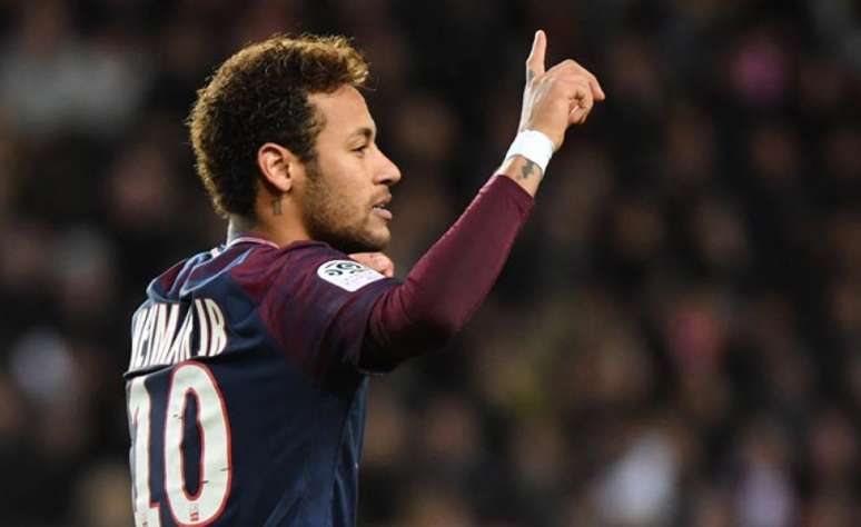 Neymar marcou de pênalti para o PSG (Foto: Yann Coatsaliou / AFP)