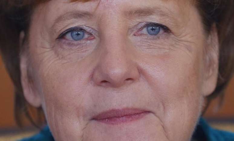 Chanceler da Alemanha, Angela Merkel, durante reunião do gabinete, em Berlim 18/10/2017 REUTERS/Hannibal Hanschke
