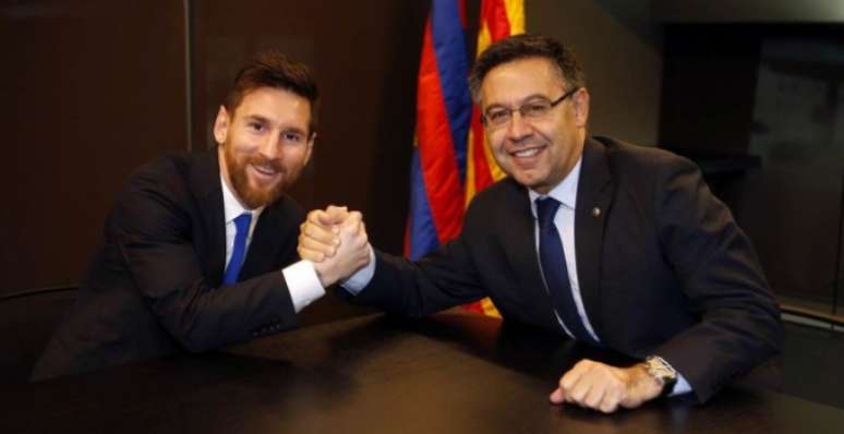 Messi renovou até 2021 com o Barcelona. Multa rescisória é de 700 milhões de euros (R$ 2,6 bilhões)