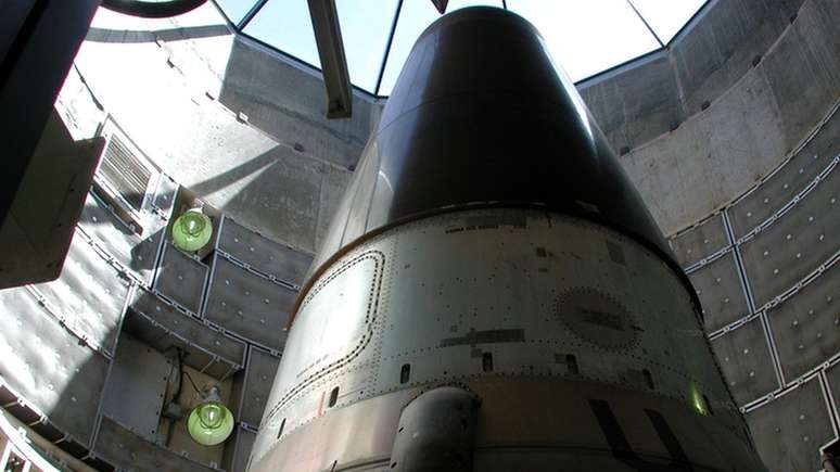 A equipe que ativa o lan&ccedil;amento de m&iacute;sseis est&aacute; sempre a postos para cumprir eventual ordem