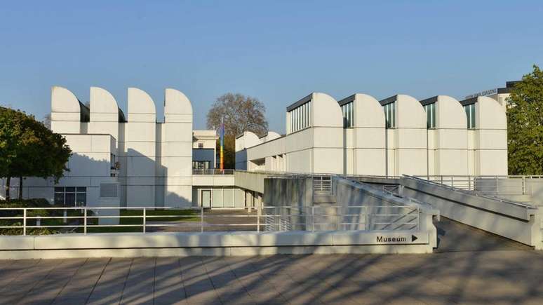 O museu Bauhaus Archiv, da Alemanha, abriu uma exposição dos "maiores hits" da maior coleção de Bauhaus do mundo enquanto passa por reformas