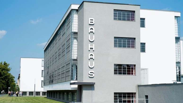 Depois que a Bauhaus original foi forçada a fechar, a cidade alemã de Dessau lhe deu um novo lar com um prédio feito por Gropius