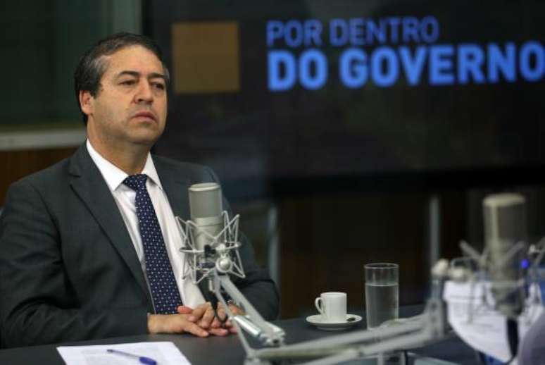 Brasília - O ministro do Trabalho, Ronaldo Nogueira, concede entrevista ao programa Por Dentro do Governo, da TV NBR 