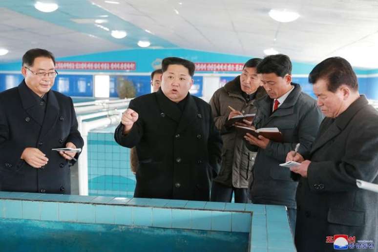 Líder norte-coreano Kim Jong Un visita fábrica
 28/11/2017      KCNA via REUTERS 