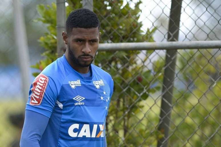 Fora dos planos de Mano Menezes, o lateral-direito deve ser emprestado na próxima temporada (Foto: Washington Alves / Light Press Cruzeiro)