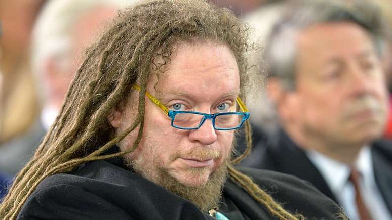 Jaron Lanier é uma das vozes mais respeitadas do mundo tecnológico, mas rejeita a cultura do Vale do Silício e compara redes sociais a drogas