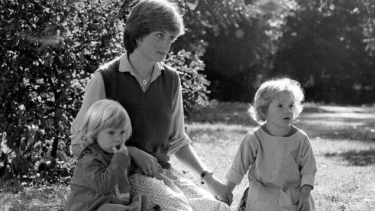 Diana foi professora do jardim de infância antes de se tornar princesa; na foto, ela aos 19, na escola St. George's Square em Londres