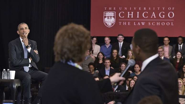 O ex-presidente americano Barack Obama visitou a Universidade de Chicago