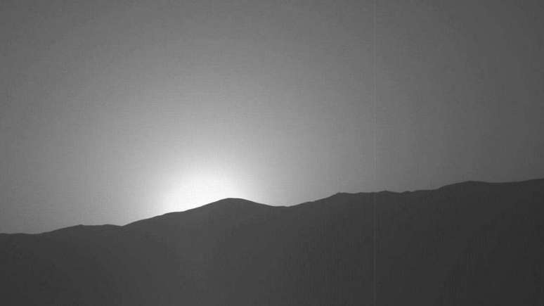 Registro do pôr do sol em Marte foi feito pela sonda Curiosity (Foto: Divulgação Nasa)