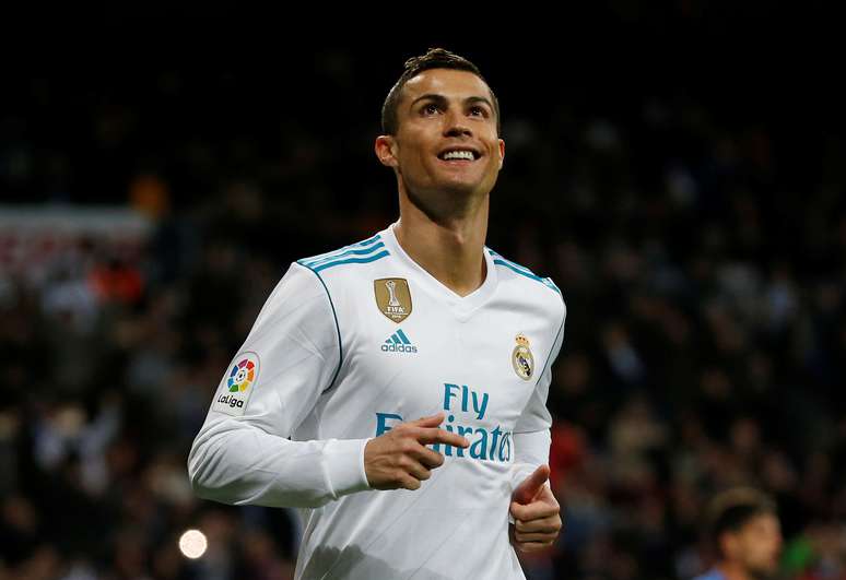 Cristiano Ronaldo é visto comemorando após marcar gol em partida entre Real Madrid e Málaga em Madrid, Espanha 
25/11/2017  REUTERS/Javier Barbancho

