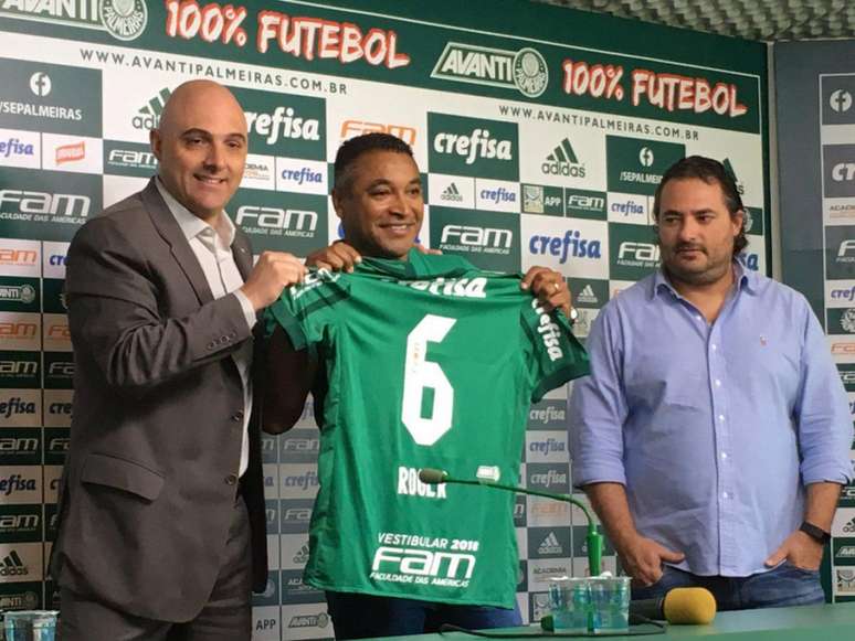 Roger recebeu a camisa 6 do Palmeiras (Foto: Fellipe Lucena‏/Lancepress!)