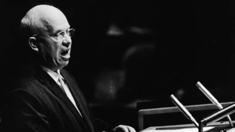 Kruschev encomendou "a maior bomba de todas" aos cientistas soviéticos