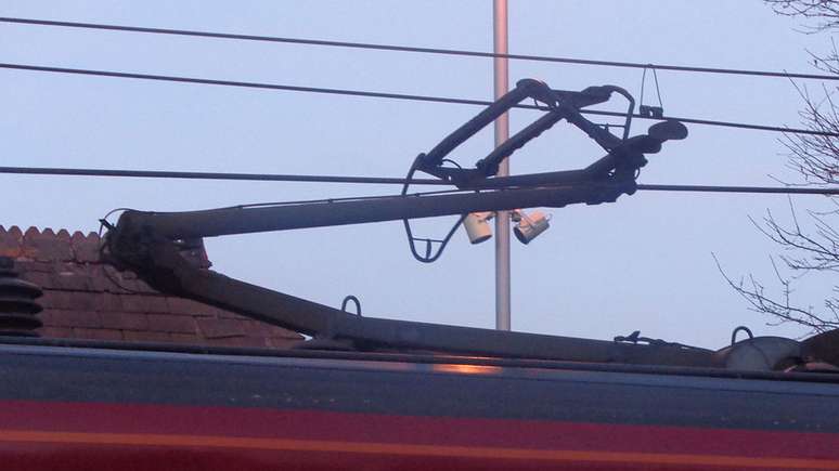 Nakatsu se baseou nas penas da coruja para redesenhar o pantógrafo, mecanismo articulado que transmite eletricidade ao trem | Foto: WikiCommons