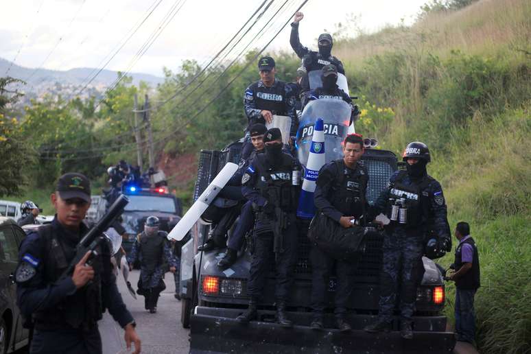 Policiais em Honduras