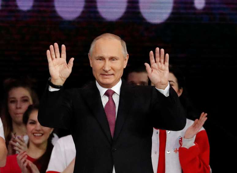 Presidente da Rússia Vladimir Putin, durante congresso de voluntários em Moscou
06/12/2017 REUTERS/Sergei Karpukhin