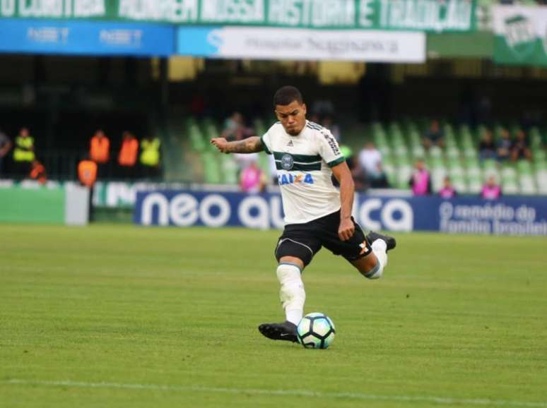 Thiago Carleto foi destaque na bola parada do rebaixado Coritiba em 2017. (Divulgação/  Coxa)