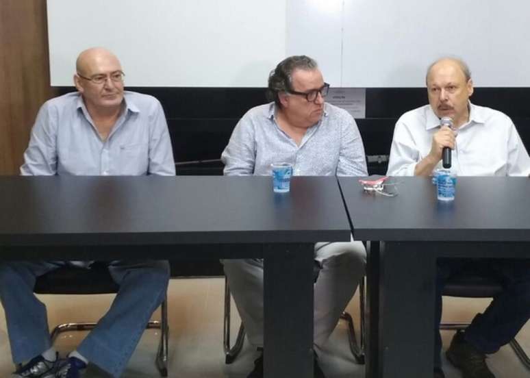 Andres Rueda, à esquerda, Nabil, Khaznadar, ao centro, e Peres, à direita, se uniram nesta quinta (Gabriela Brino)