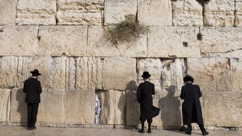 Lugar sagrado para judeus e muçulmanos, Jerusalém é alvo de disputa histórica