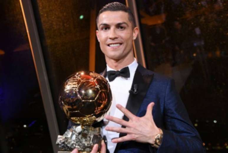 Cristiano Ronaldo é o melhor do mundo pela quarta vez
