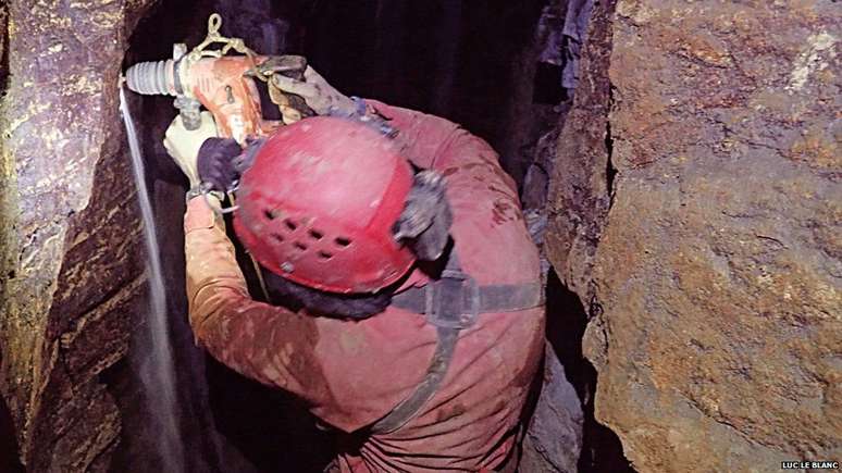 Foi em 2014 que eles começaram a encontrar vestígios reais da existência das cavernas (Foto: Luc Le Blanc/ SOCIÉTÉ QUÉBÉCOISE DE SPÉLÉOLOGIE)