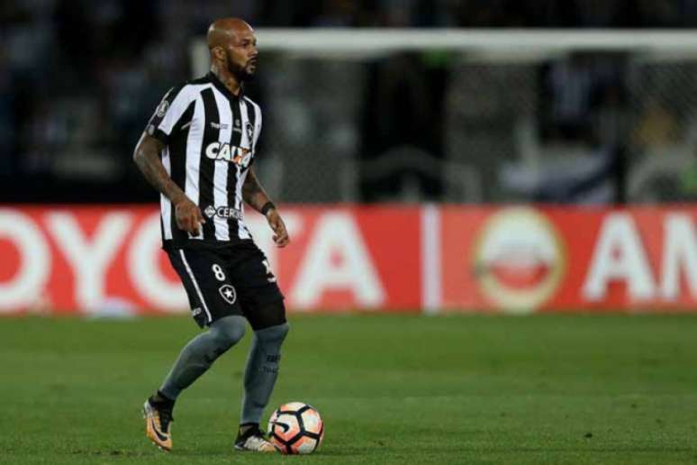 O volante Bruno Silva voltou a falar como se já fosse jogador do Cruzeiro, mas ainda pertence ao Botafogo (Foto: Vitor Silva/SSPress/Botafogo)