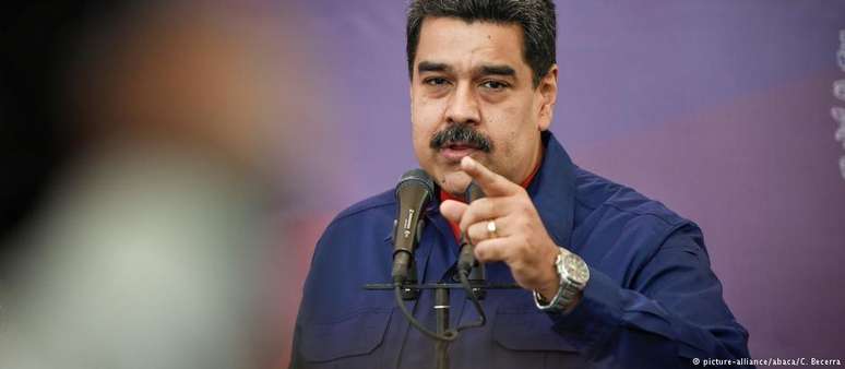 Presidente Nicolás Maduro afirma que sua legenda, o Partido Socialista Unido, venceu em "mais de 300" dos 335 municípios