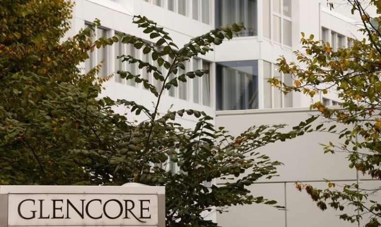 Logo da Glencore &eacute; visto em escrit&oacute;rios da empresa em Baar, Su&iacute;&ccedil;a 
30/09/2015  REUTERS/Arnd Wiegmann/File Photo