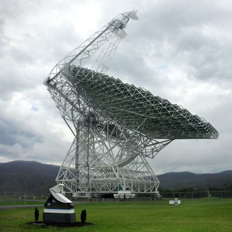 As observações serão realizadas usando o telescópio Robert C Byrd Green Bank em West Virginia, EUA (Foto: SPL)