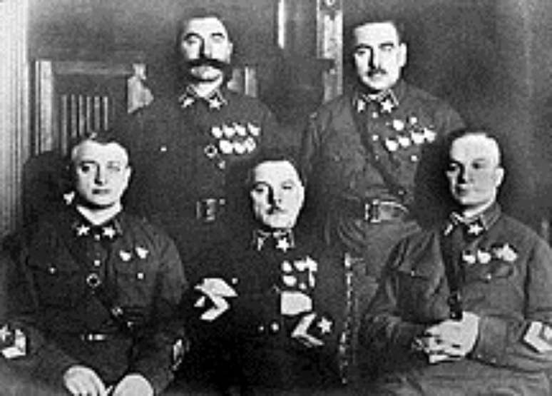 Os cinco marechais soviéticos, só dois sobreviveram