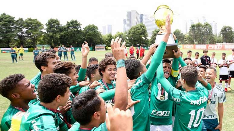 Palmeiras campeão sub-14 em cima do São Paulo (Foto: Divulgação)