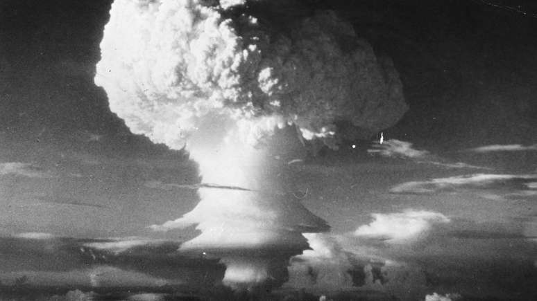Armas de micro-ondas poderiam desativar os m&iacute;sseis nucleares | Foto: Hulton Archive