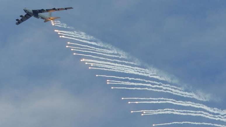 M&iacute;ssil de teste foi lan&ccedil;ado a partir de um bombardeiro B-52