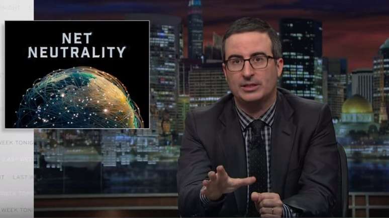 O comediante britânico John Oliver fez uma série de vídeos no YouTube em defesa da neutralidade da rede | Foto: HBO / Youtube