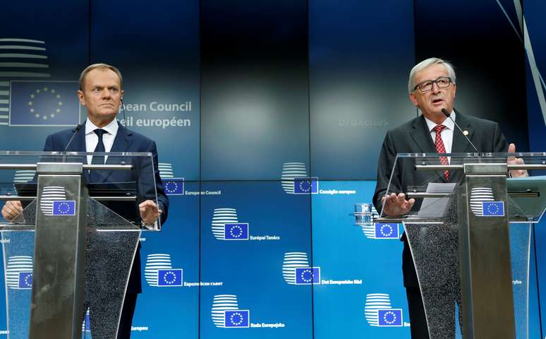 Tusk e Juncker concedem entrevista em Bruxelas
 15/12/2017   REUTERS/Francois Lenoir