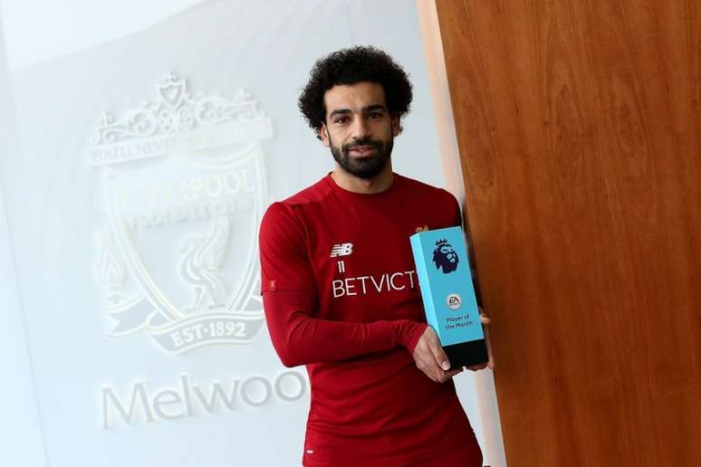 Artilheiro da Premier League, Salah foi eleito o jogador do mês de novembro (Foto: Reprodução / Twitter)