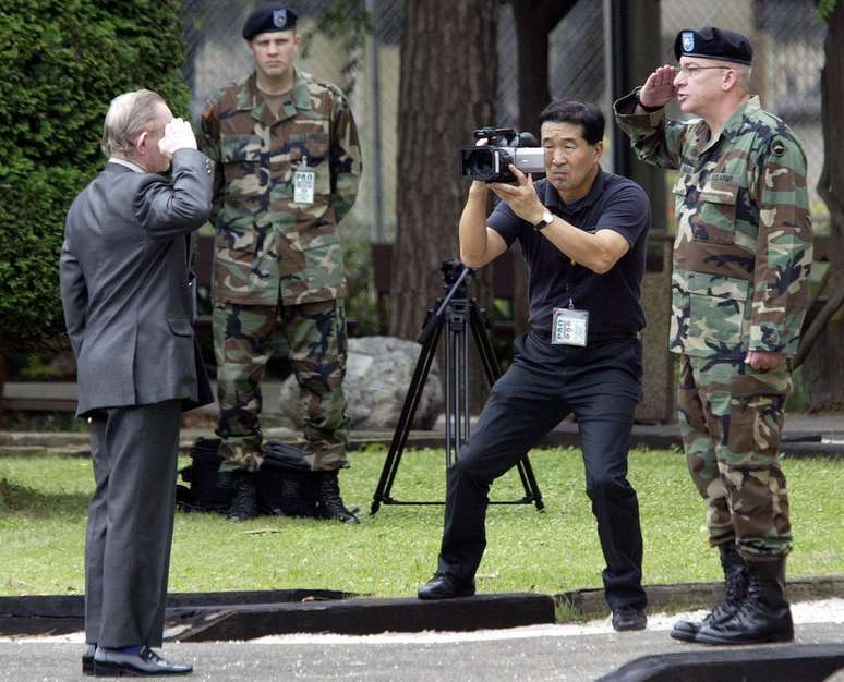 Jenkins se apresenta a base militar americana no Japão após 39 anos | Foto: Toshifumi Kitamura/AFP/Getty Images