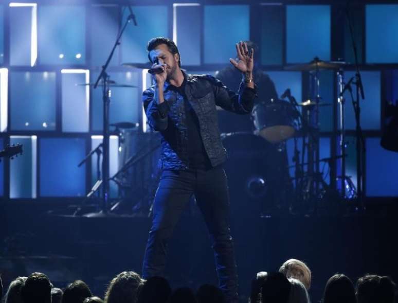 Luke Bryan durante show em Nashville
 08/11/2017   REUTERS/Mario Anzuoni