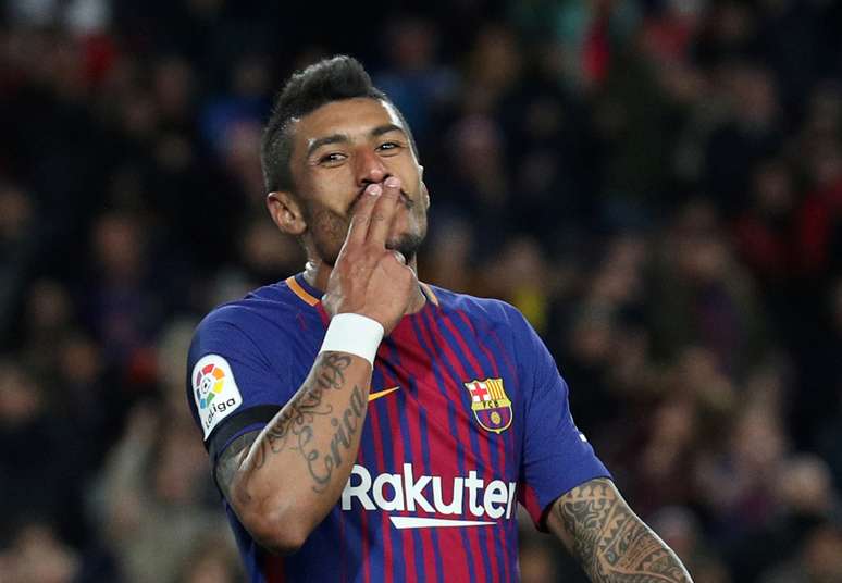 Paulinho comemora gol do Barcelona contra o Deportivo La Coru&ntilde;a
 17/12/2017        REUTERS/Albert Gea
