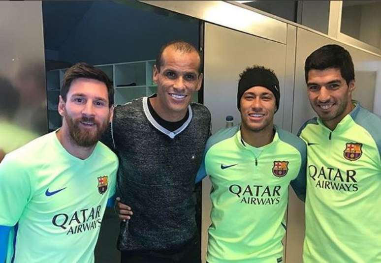 Em visita feita ao Barcelona no início deste ano, Rivaldo encontrou Messi, Neymar e Suárez.