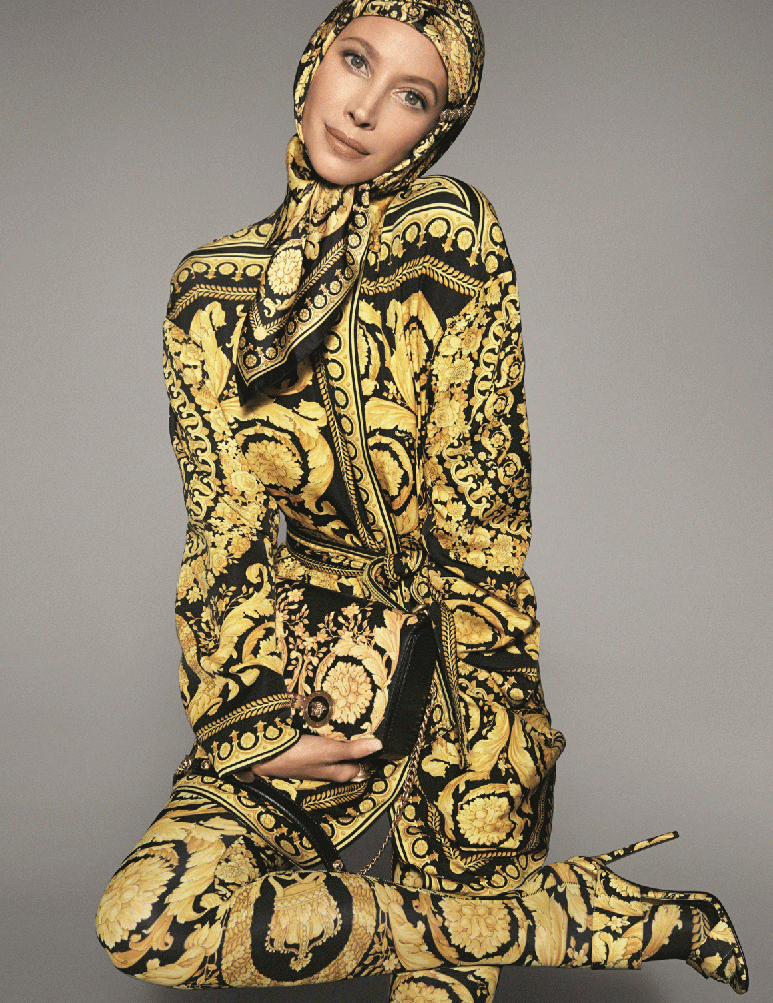 Versace re&uacute;ne modelos emblem&aacute;ticas pra comemorar 40 anos