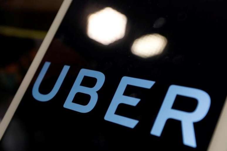 Logo do Uber em iPad durante coletiva de imprensa em Taip&eacute;, Taiwan
13/04/2017 REUTERS/Tyrone Siu