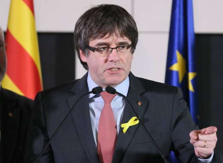 Puigdemont comemora derrota de Rajoy na Catalunha